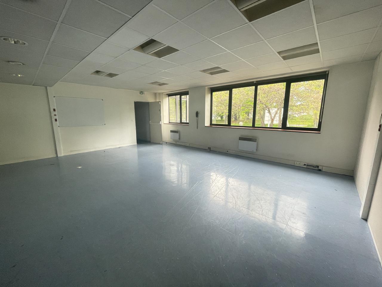 Bureau Rennes 810m² Location bureau Rennes Ille-et-Vilaine OLBUR2310875 4